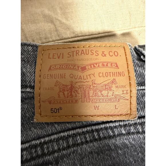 Levis 501 Jeans Mens 27x30 Black Gray Button Fly Premium Denim Straight Leg - Picture 4 of 12